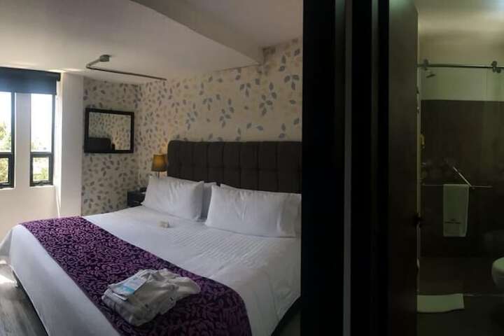 Room 34 of 86