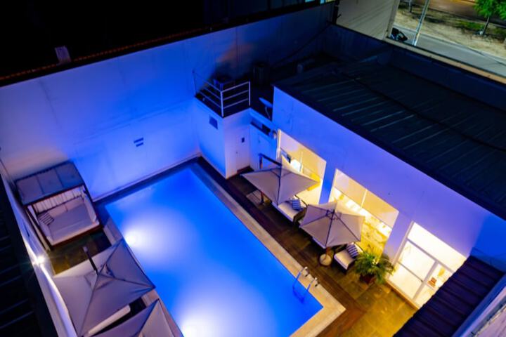 Pool 21 of 38