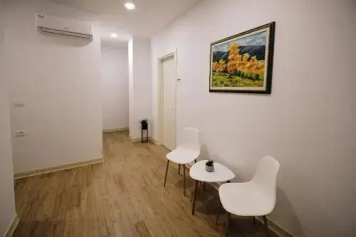Room 3 of 9