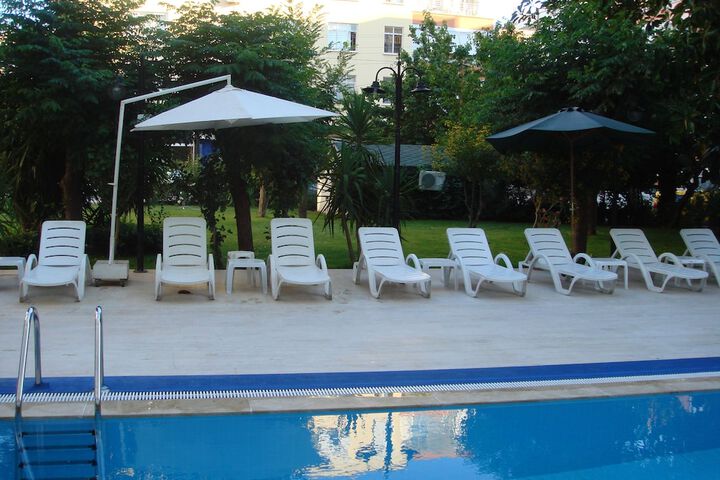 Hotel with Pool