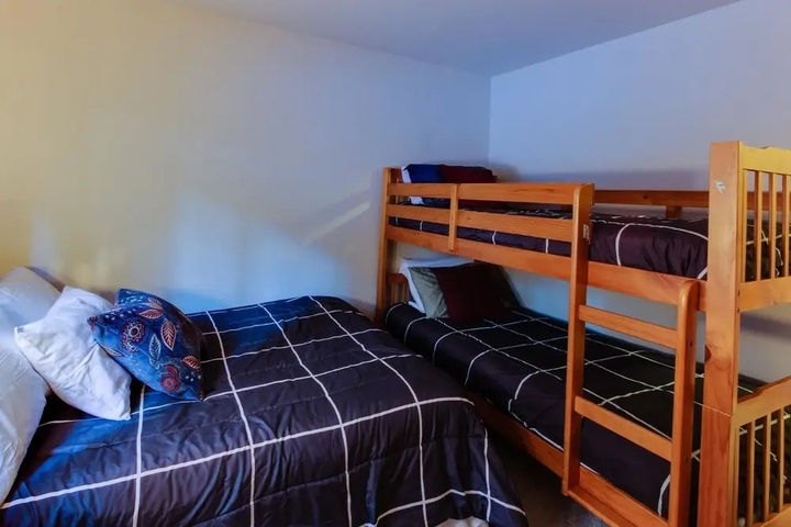 Room 5 of 13