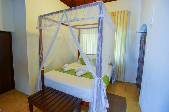 Room 21 of 37