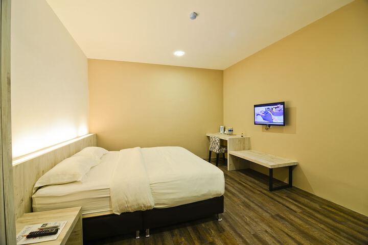 Room 9 of 31