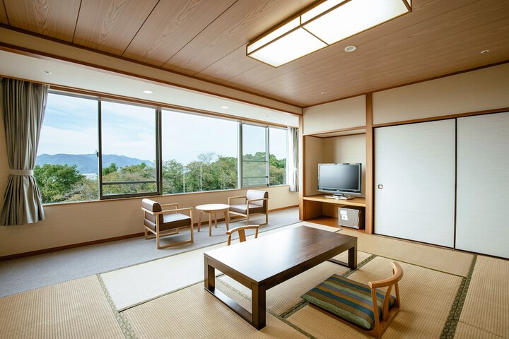Room 18 of 92