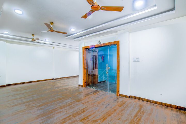 Ballroom/Hall 22 of 25