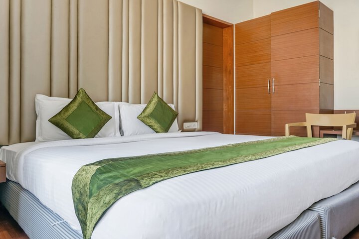Room 8 of 37