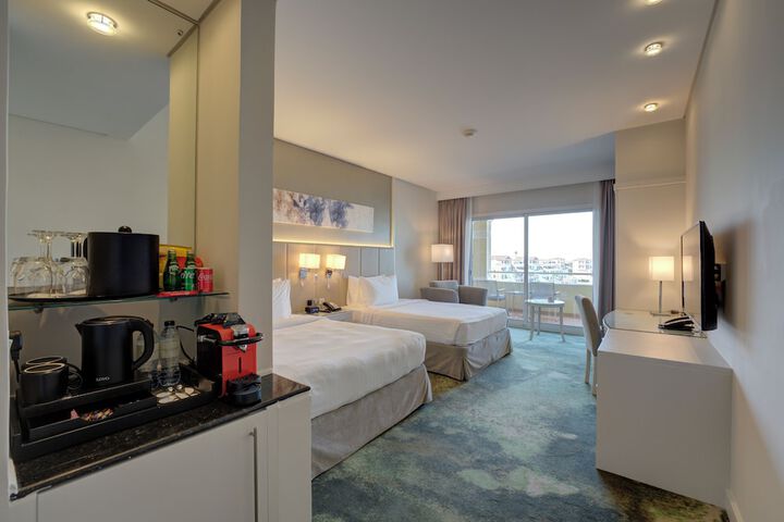 Room 30 of 87