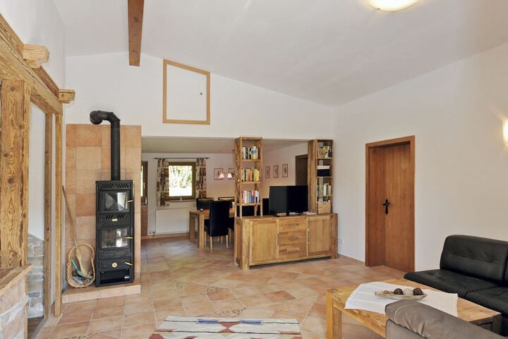 Room 8 of 40