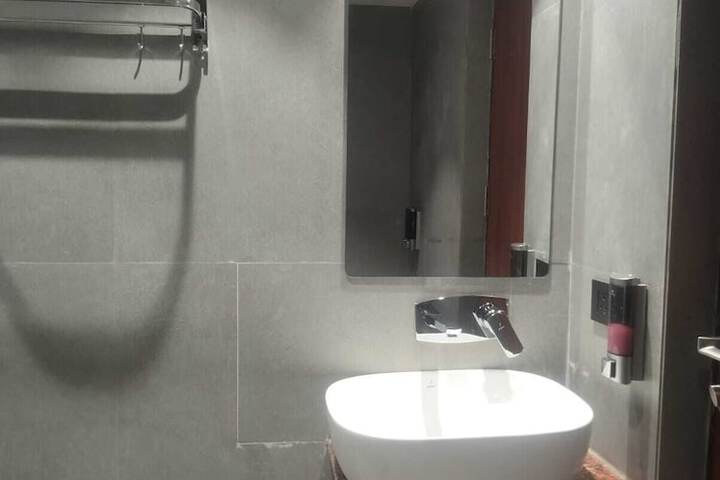 Room 34 of 34