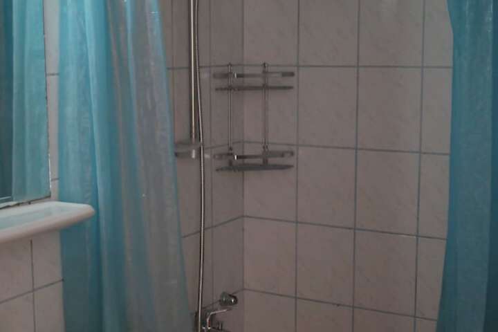 Room 7 of 17