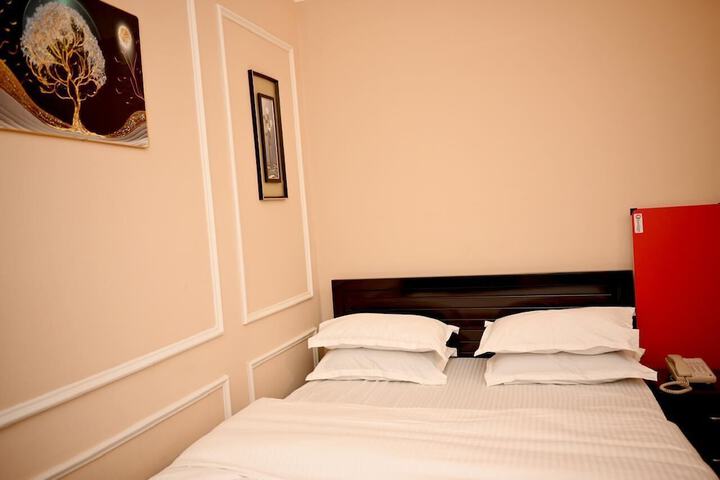 Room 2 of 19