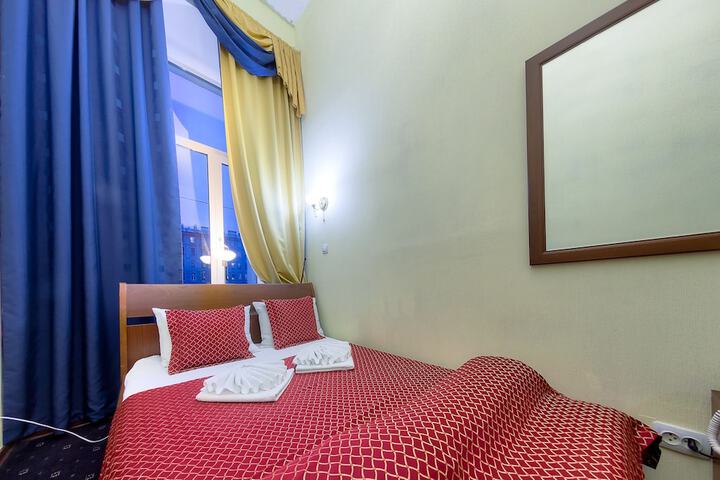 Room 16 of 48