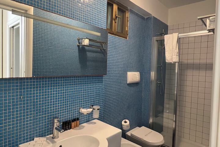 Room 13 of 46