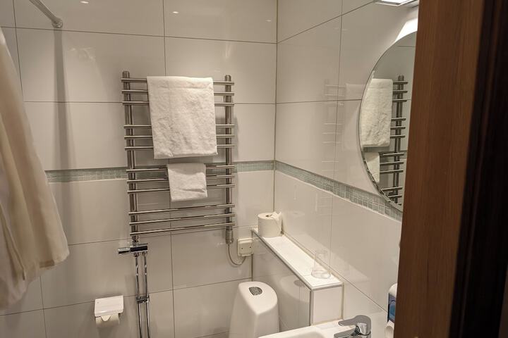 Room 13 of 25