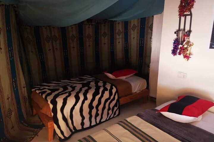 Room 15 of 146