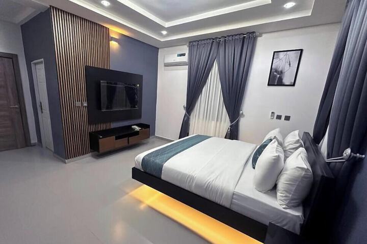 Room 5 of 44