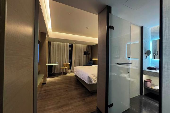 Room 19 of 39