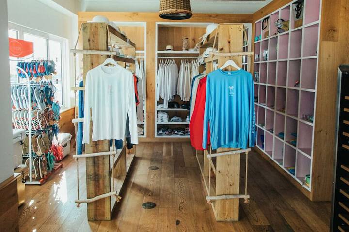 Gift Shop 22 of 172