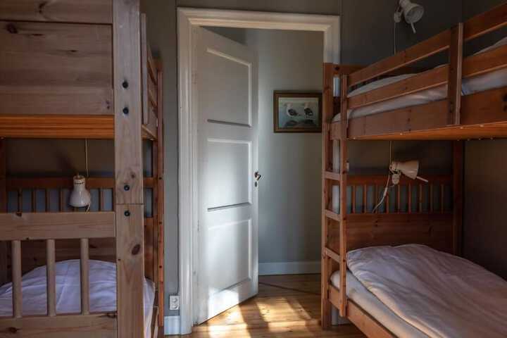 Room 10 of 90
