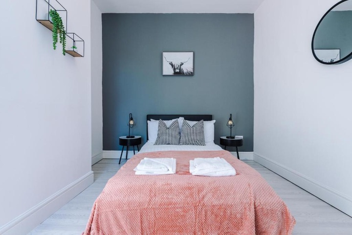 Image of Rest & Recharge by MediaCityUK (4 bedrooms 9 beds, 2 bathrooms, Free Parking)