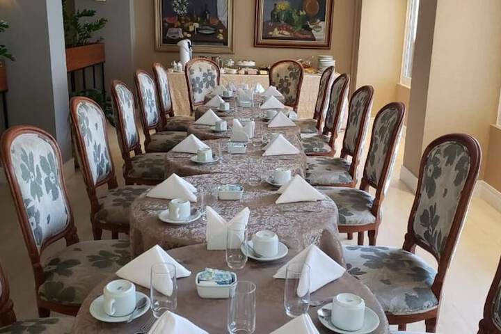 Dining 39 of 55