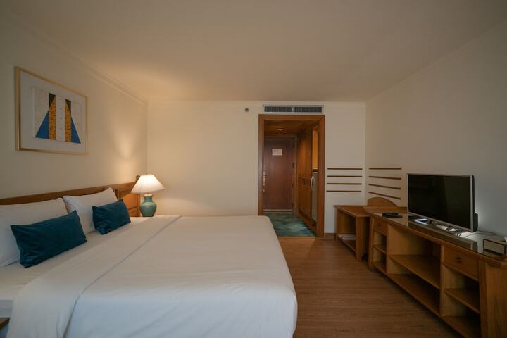 Room 9 of 71