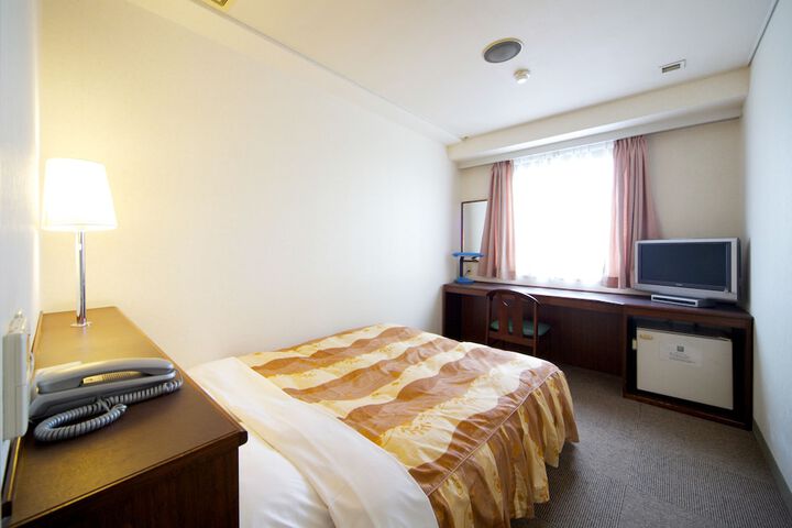 Room 8 of 34
