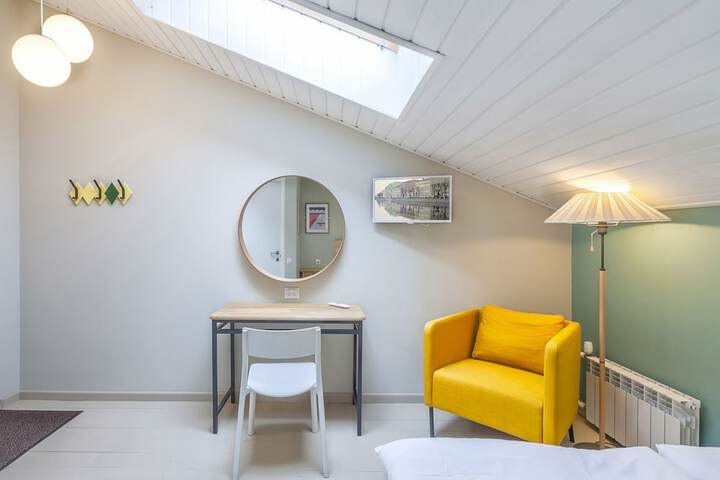 Room 40 of 49
