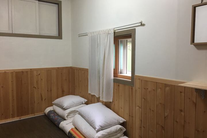 Room 10 of 38