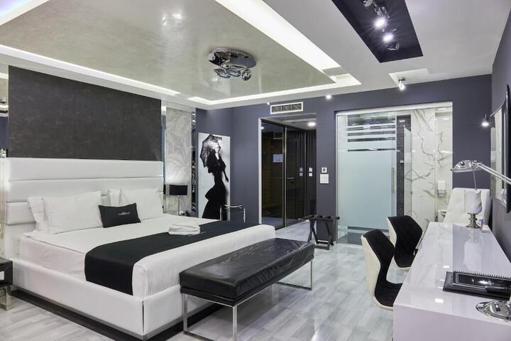Room 25 of 58