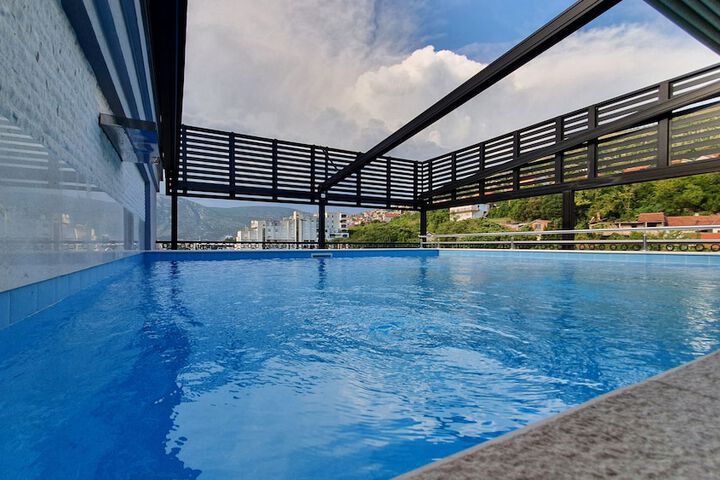Pool 56 of 70