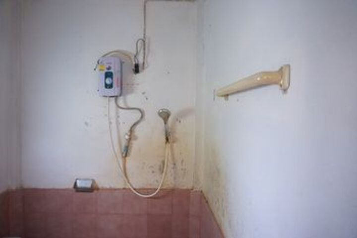 Room 5 of 38