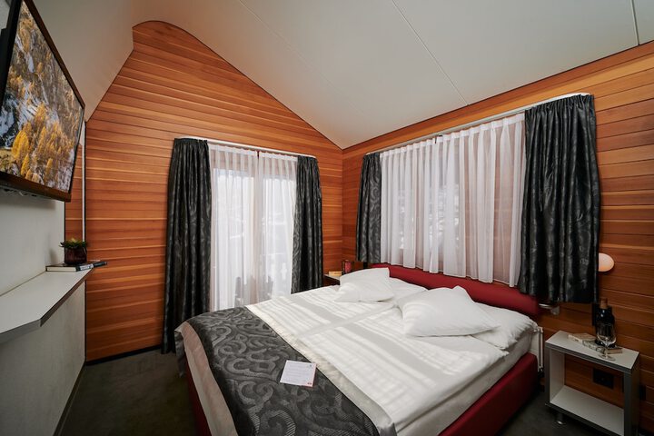 Room 16 of 53