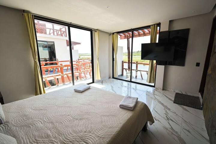 Room 7 of 18