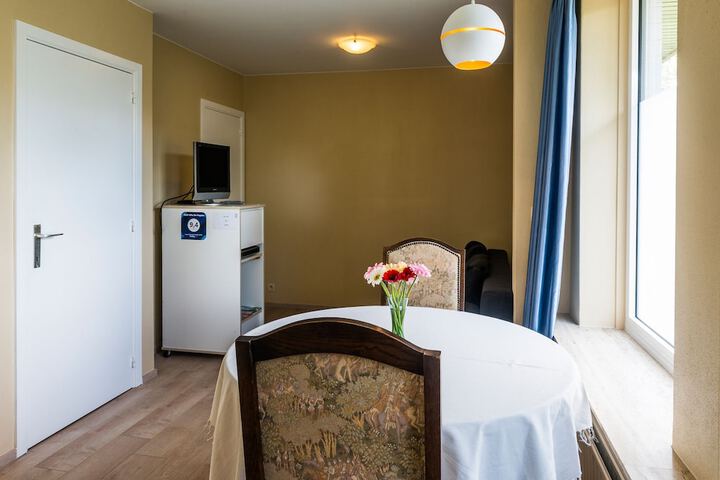 Room 15 of 38