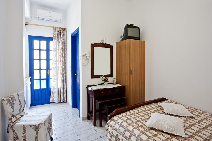 Room 2 of 31
