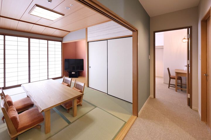 Room 37 of 62