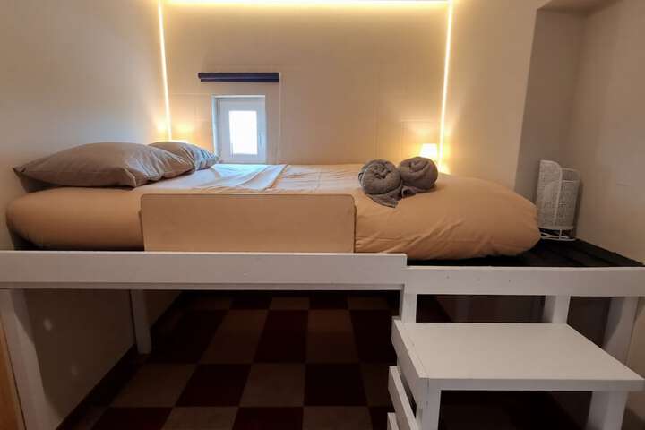 Room 11 of 23