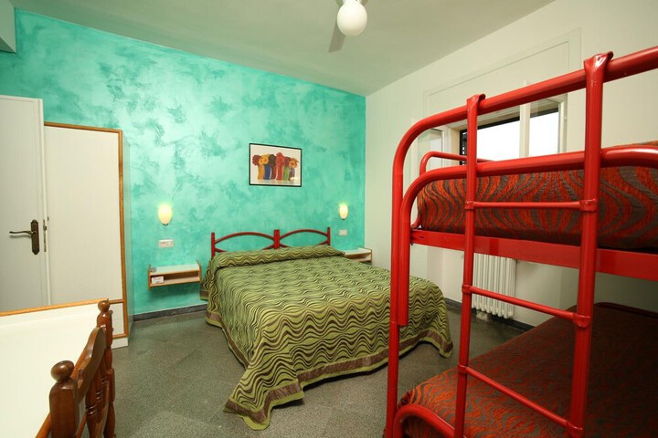 Room 16 of 45
