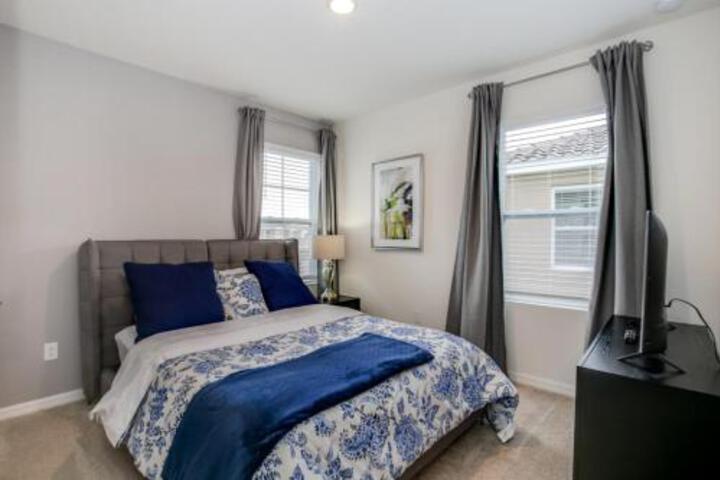 Pinpinela Elegant Pool Retreat in Davenport, FL