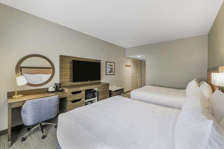 Room 8 of 50