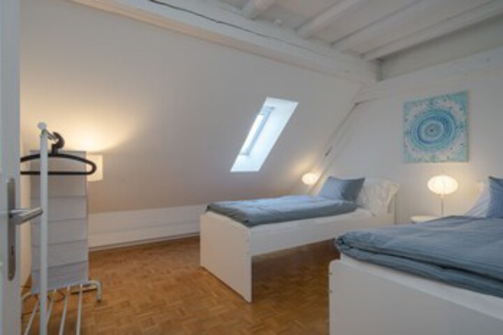 Room 27 of 46