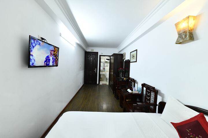 Room 16 of 36