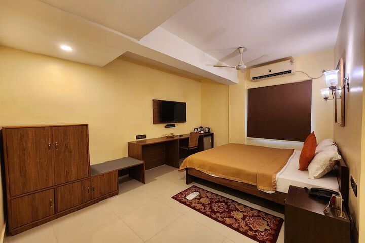 Room 30 of 96