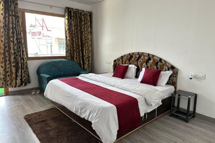 Room 2 of 7