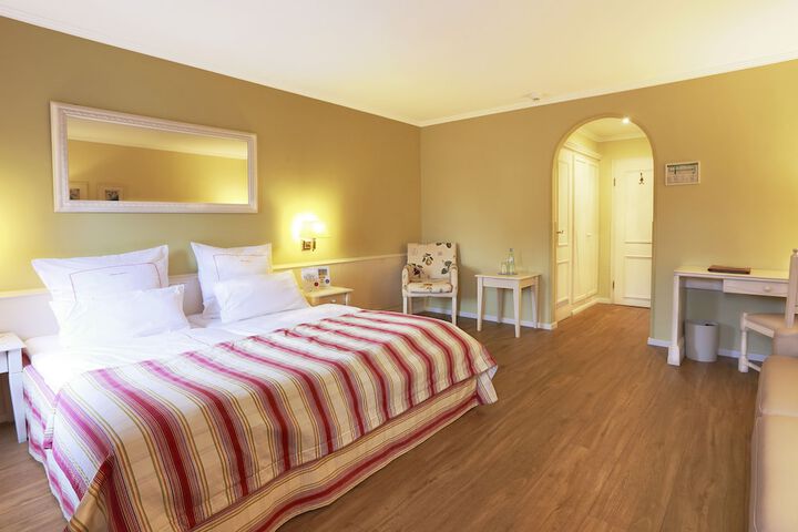 Room 15 of 49
