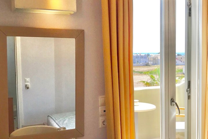 Room 27 of 50