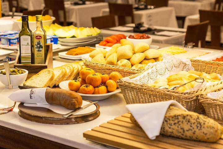Breakfast/Coffee Service 47 of 73