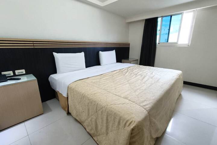Room 10 of 53