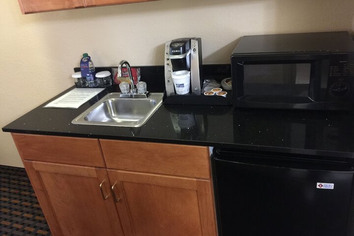 Room 4 of 25